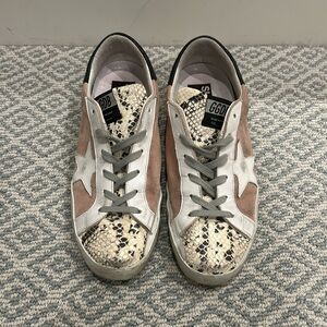 GUC Women’s Golden Goose superstars size 39
